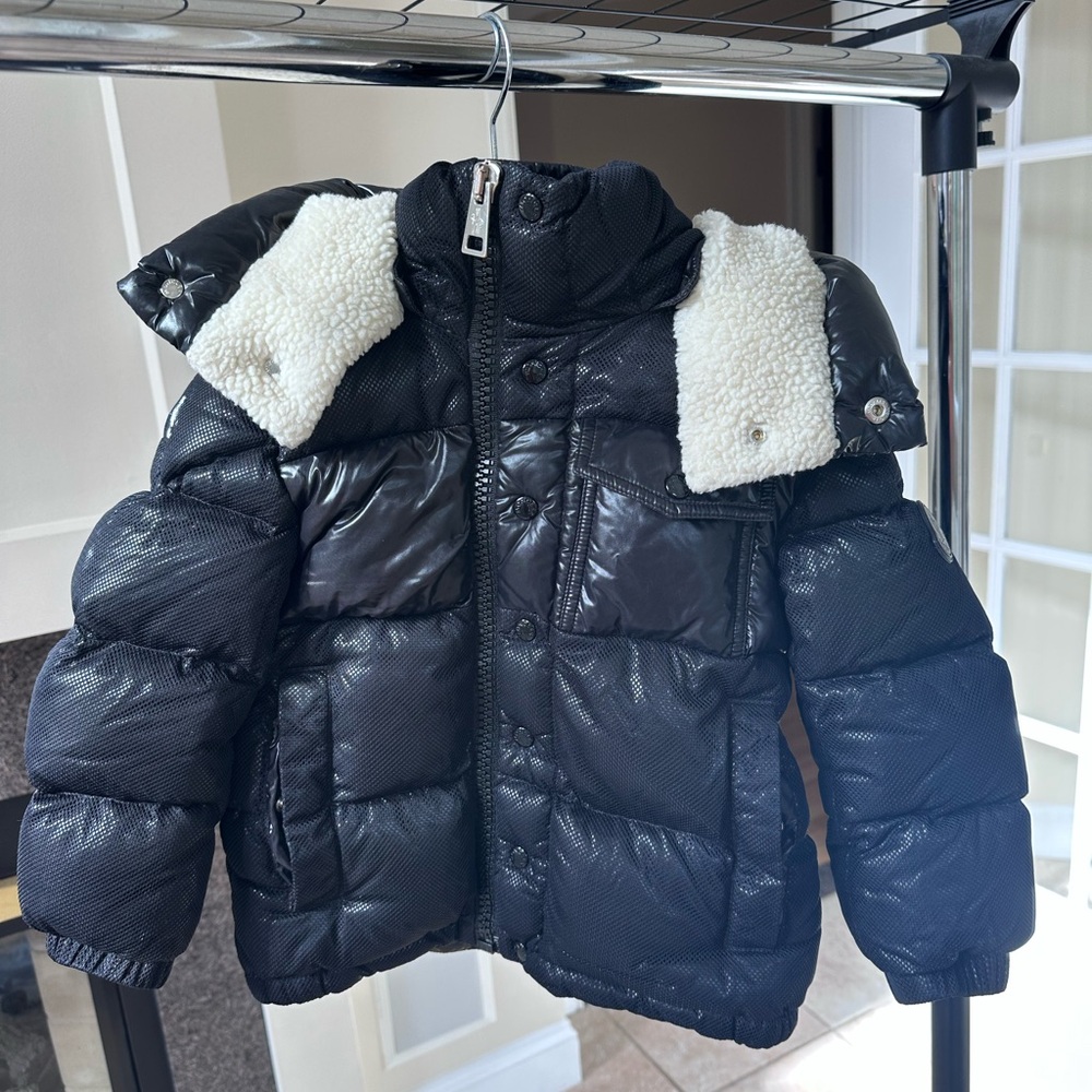 Moncler - Picture 7 of 17